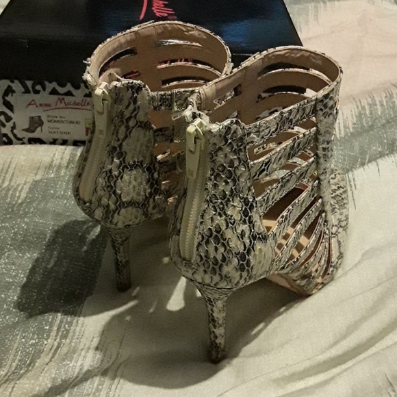 Women's cage snake print 4 inch heels - Picture 3 of 4